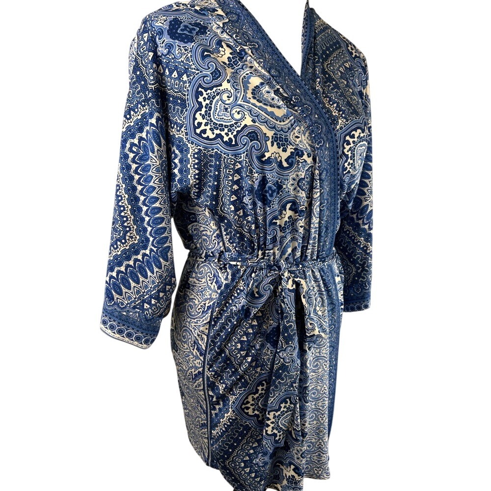 Women's In Bloom‎ by Jonquil Paisley Blue Floral Robe Size Small